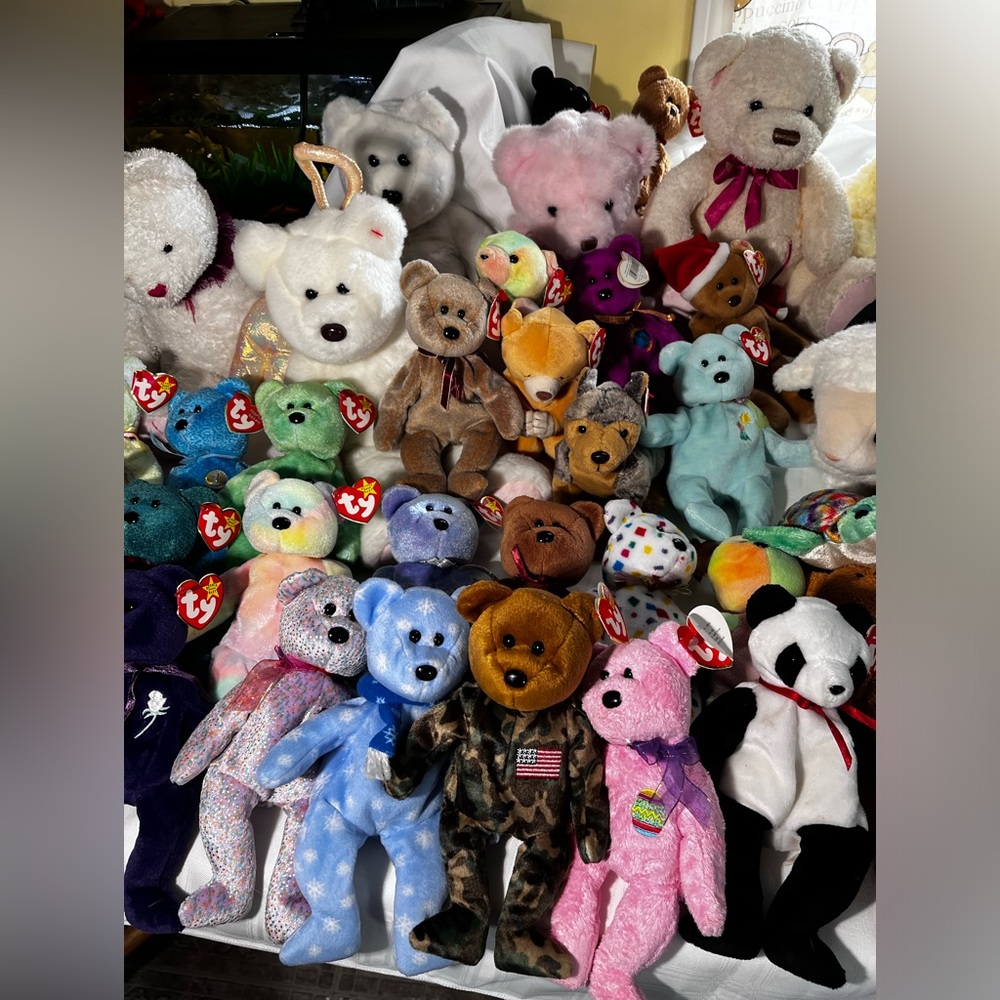Lot of 41 Ty Inc. Beanie Babies plush toys and 1 Ty Beanie book🧸🧸🧸